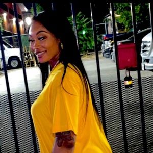 Meet your Posher, Corin